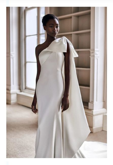 Tendencia 2021: vestidos de novia de un hombro 17