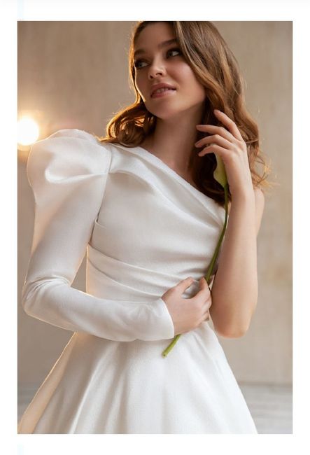 Tendencia 2021: vestidos de novia de un hombro 19