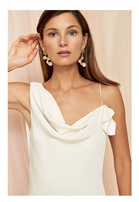 Tendencia 2021: vestidos de novia de un hombro 21