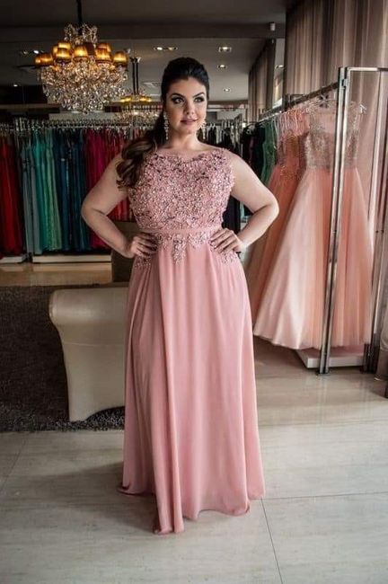 Damas curvy en rosa 1
