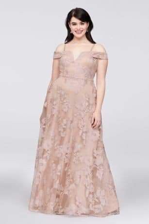 Damas curvy en rosa 14
