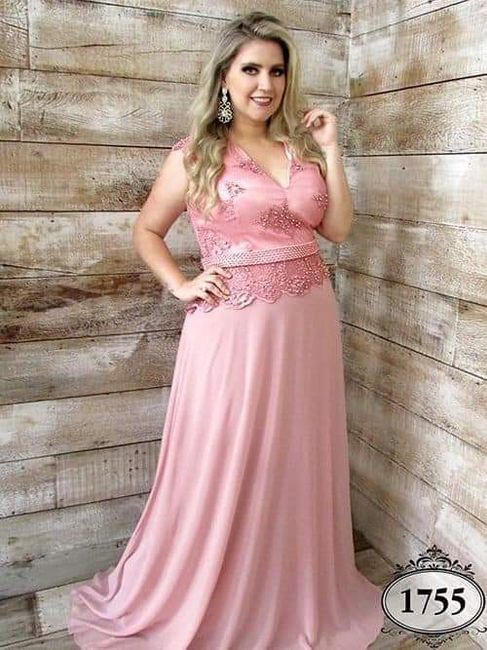 Damas curvy en rosa 16