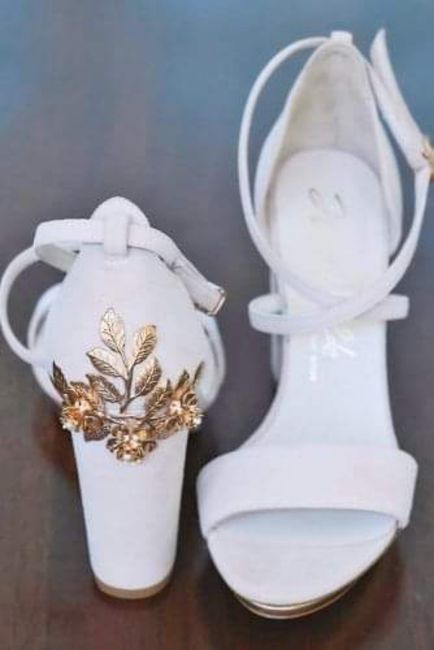 Diseños modernos en zapatos de novia 2