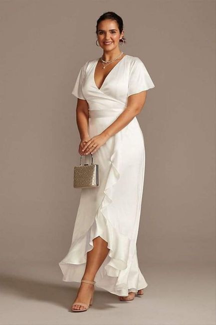 Vestidos curvy para boda civil 1
