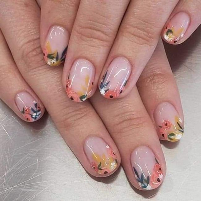 Delicados diseños con flores en tus uñas 8