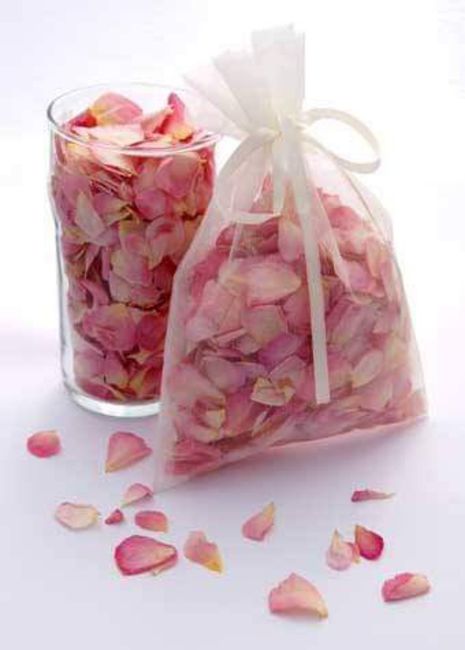 Pétalos como confeti en tu boda - 4