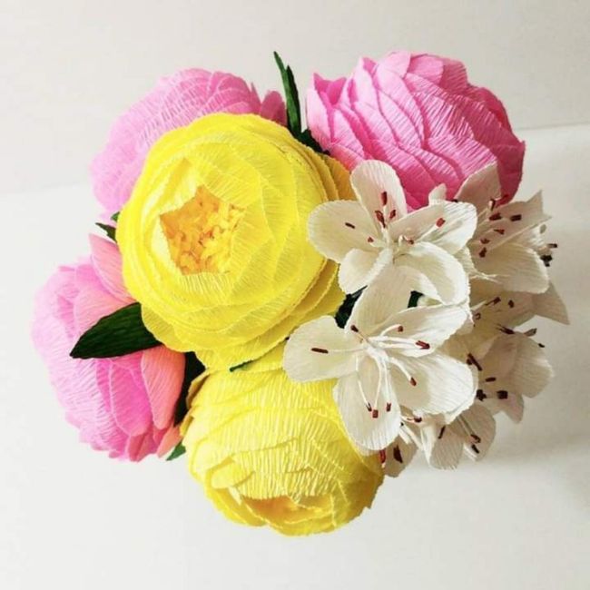 Ramos de flores de papel crepé 5