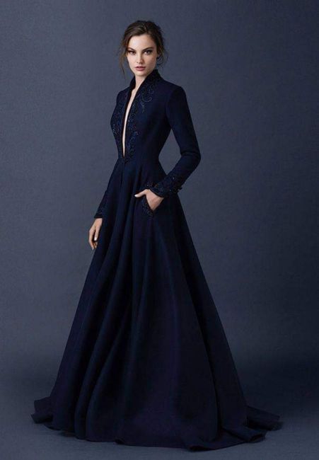 Vestidos de novia en color azul marino 2