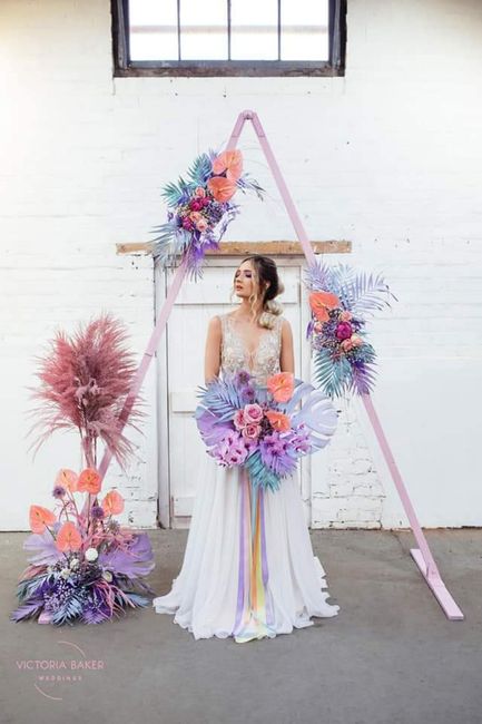 Temática iridiscente en tu boda 11