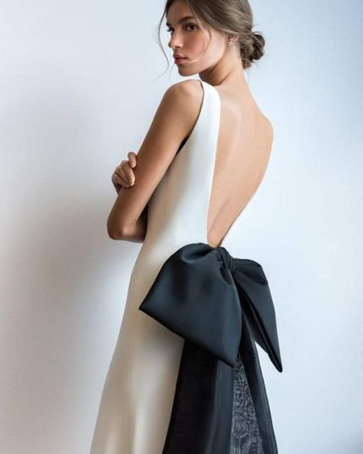 Espaldas decoradas con un moño 6