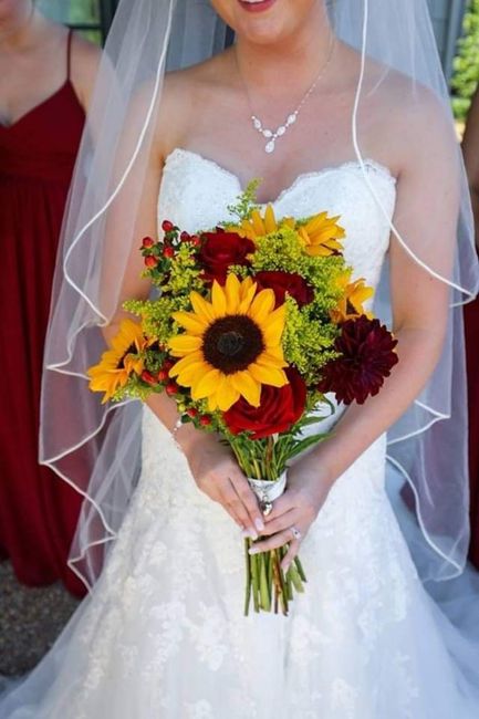 Boda primaveral: ramo con girasoles 10