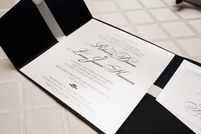 En tus invitaciones black & white 16