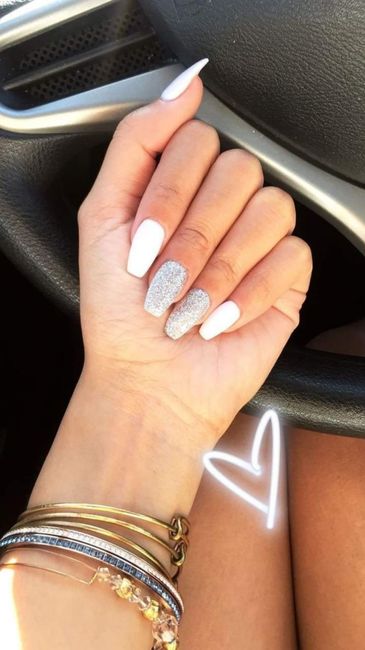 Uñas con tonos blancos 5