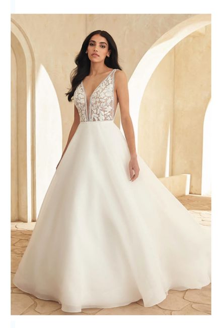 Vestidos colección otoño-invierno 2022 Paloma Blanca 3