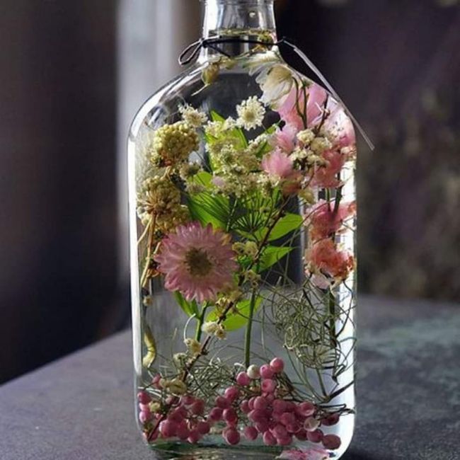 Velas, flores y frascos 4