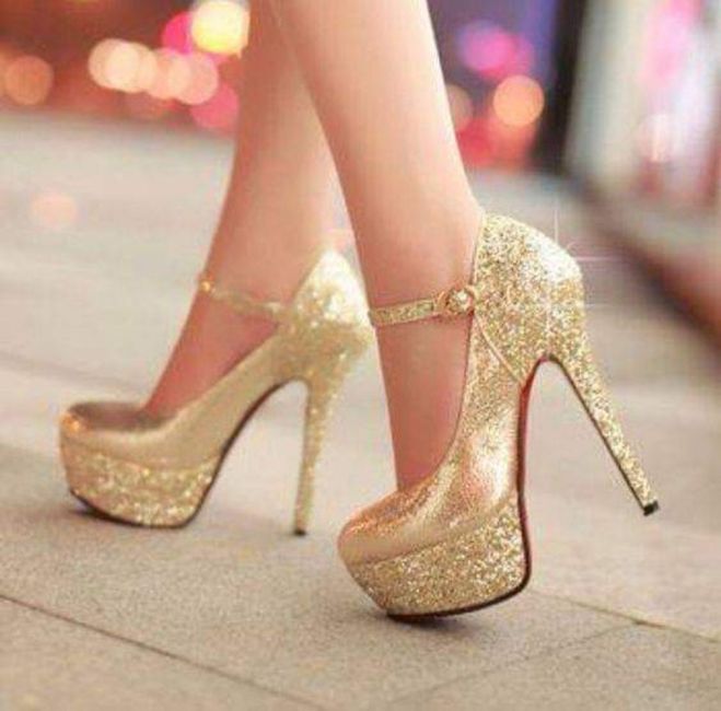 Zapatos con glitter en dorado 4