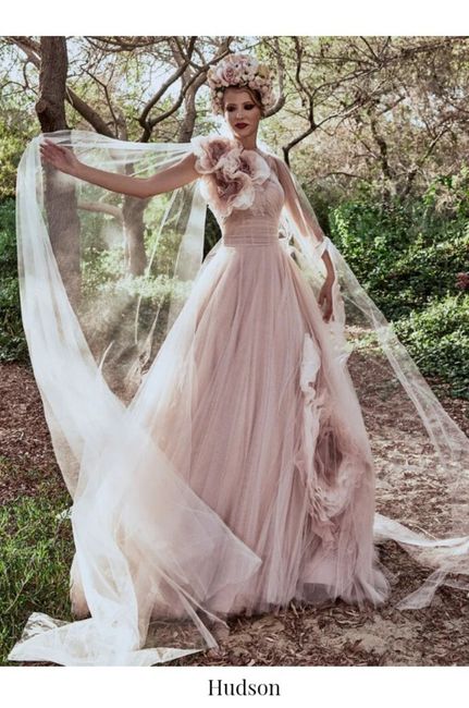Vestidos colección otoño-invierno 2022 Kristie Romanos - 7