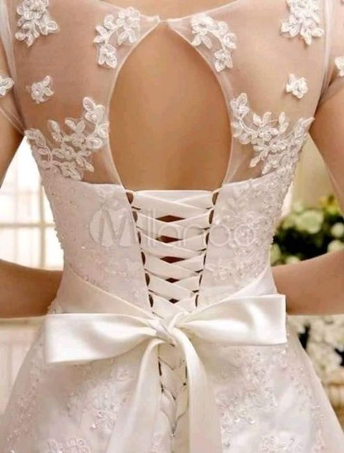 Vestidos con bellas espaldas - 1
