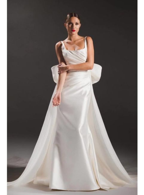 Vestidos colección otoño-invierno 2023 Legends by Romona Keveza 5