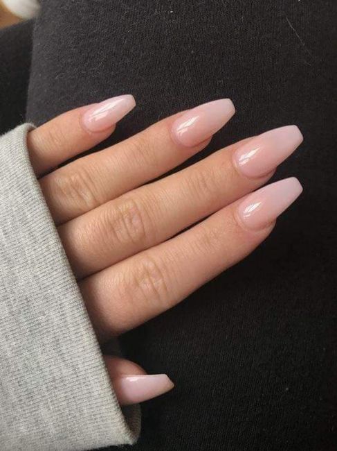 Uñas en tonos naturales - 2