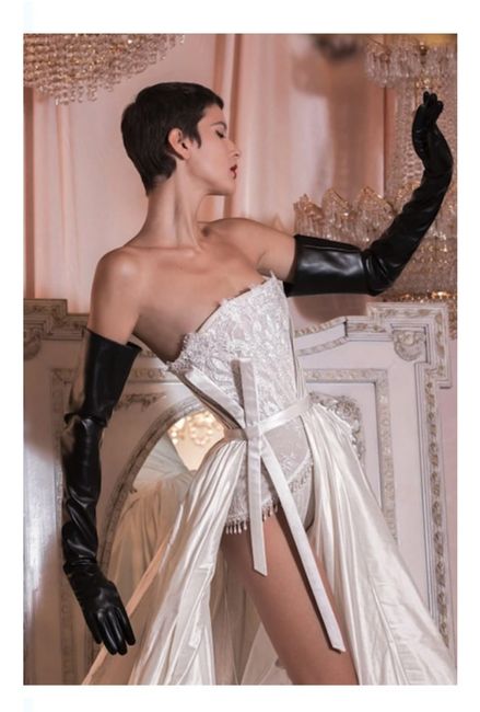 Vestidos colección otoño-invierno 2023 París Mon Chéri by Kim Kassas - 1