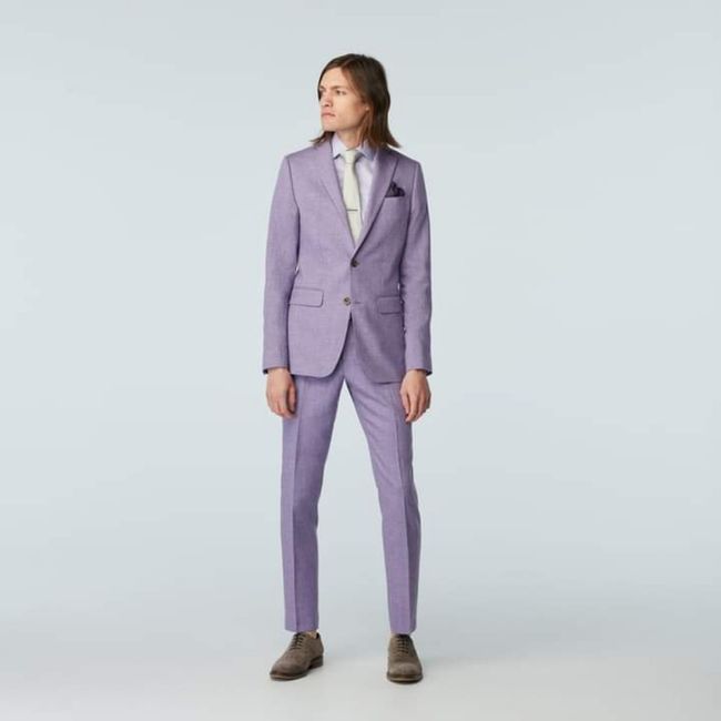 Tendencia 2023:trajes en color lila 4