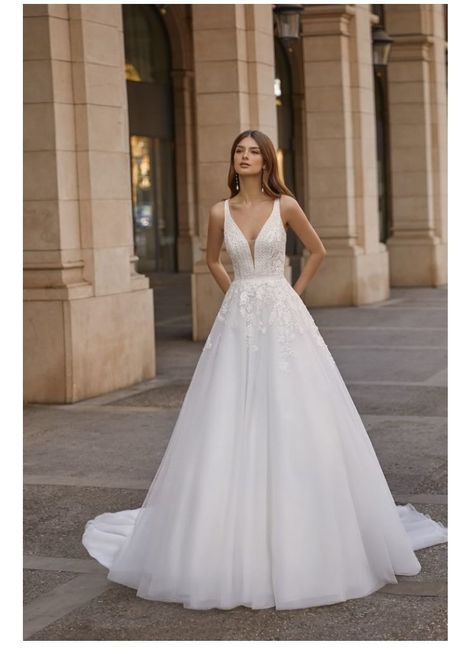 Vestidos colección 2023 Luna Novias 8