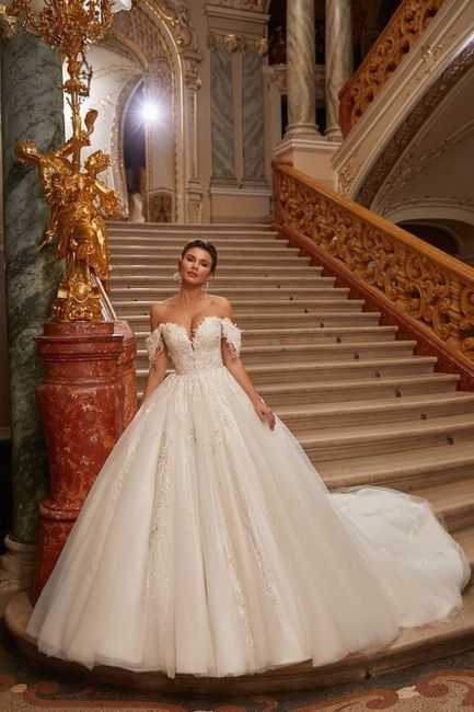 Algunos vestidos de la colección 2023 Hypnose by Ricca Sposa 2