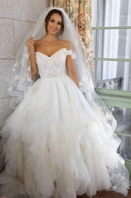 Algunos vestidos de la colección primavera -verano Everlasting love collection 2023 by Randy Fenoli 