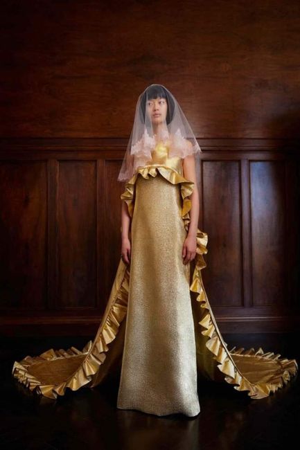 Tendencia 2024: vestido de novia en dorado 4