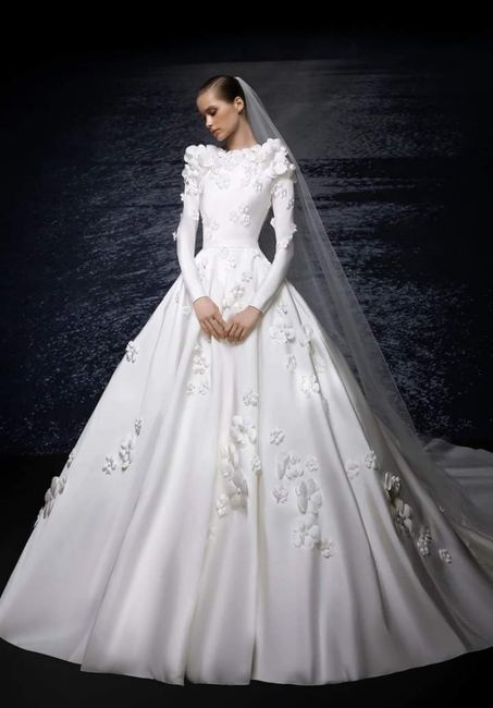 Algunos vestidos de la colección primavera -verano 2024 Elie Saab - 1
