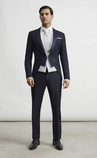 Algunos trajes de la colección Thomas Pina - 1