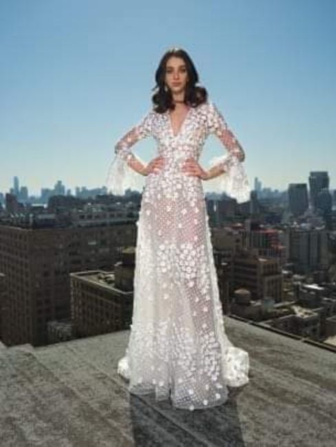 Algunos vestidos de la colección primavera -verano 2024 Naeem Khan - 2