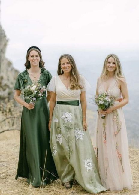 Damas de honor: vestidos lisos y estampados 4