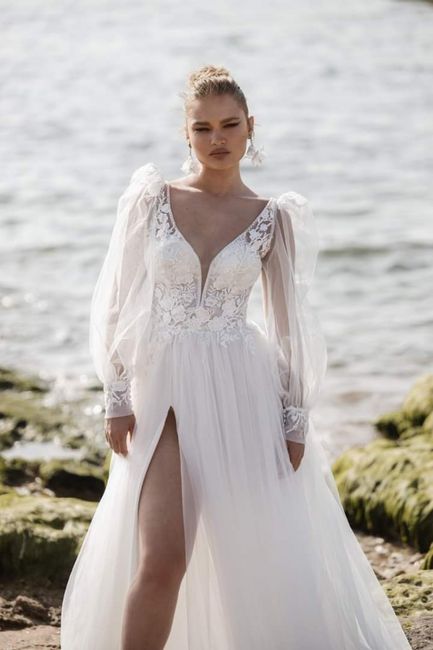 Algunos vestidos de la colección 2024 Destinations by Yaniv Persy 3