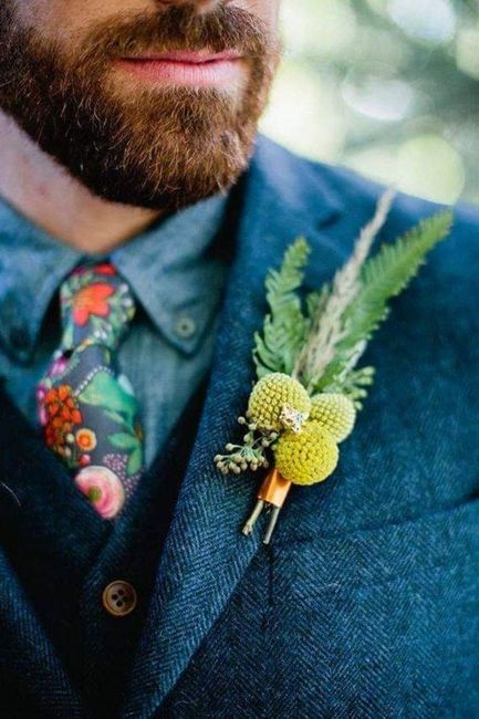 Verano:traje azul y estampado floral en la corbata 🌴 2