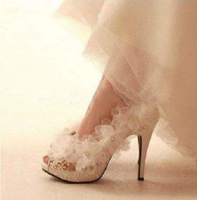 Zapatos en blanco 🤍 4