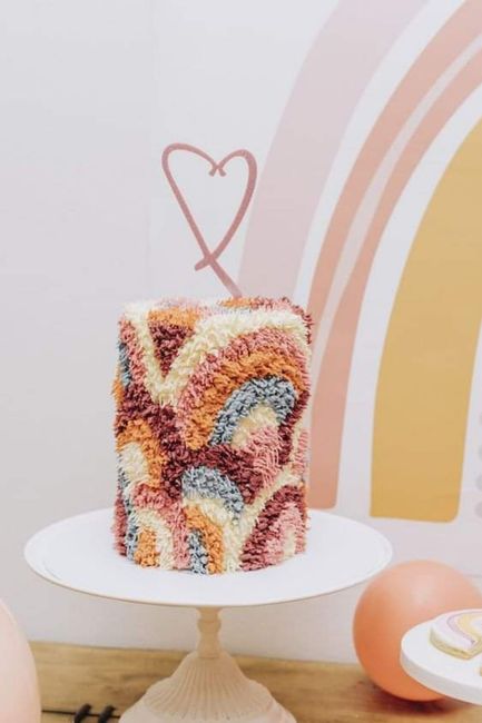 Pastel de bodas con flecos 4