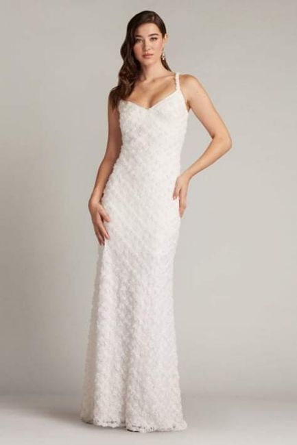Algunos vestidos de la colección 2025 Tadashi Shoji - 2