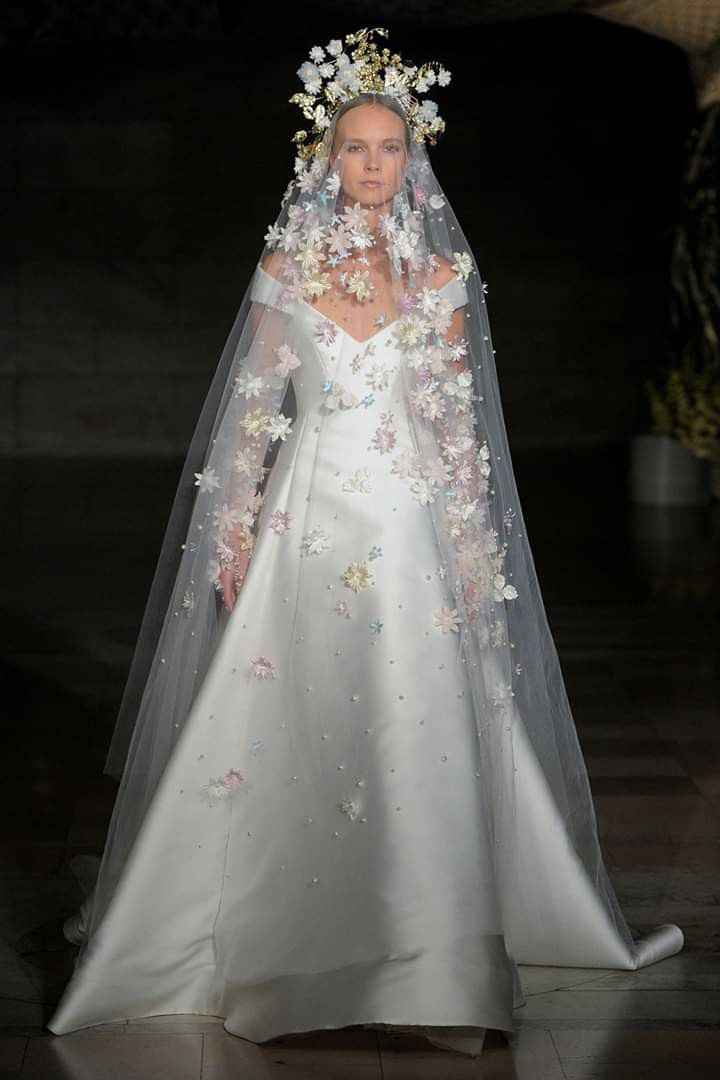 Vestidos colección otoño 2019 Reem Acra 3
