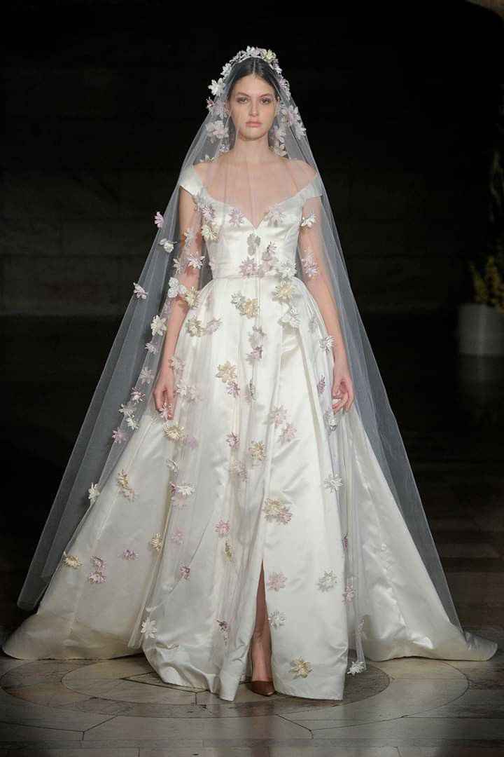 Vestidos colección otoño 2019 Reem Acra 9