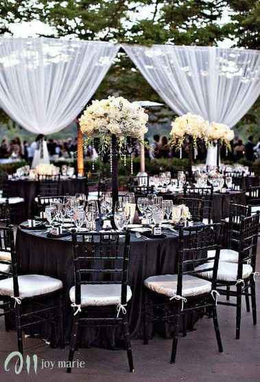 Boda en color negro con toques blancos 6