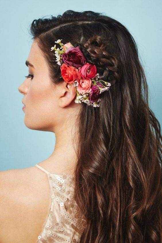 Peinados con accesorios florales 🌼🌹🌻 1