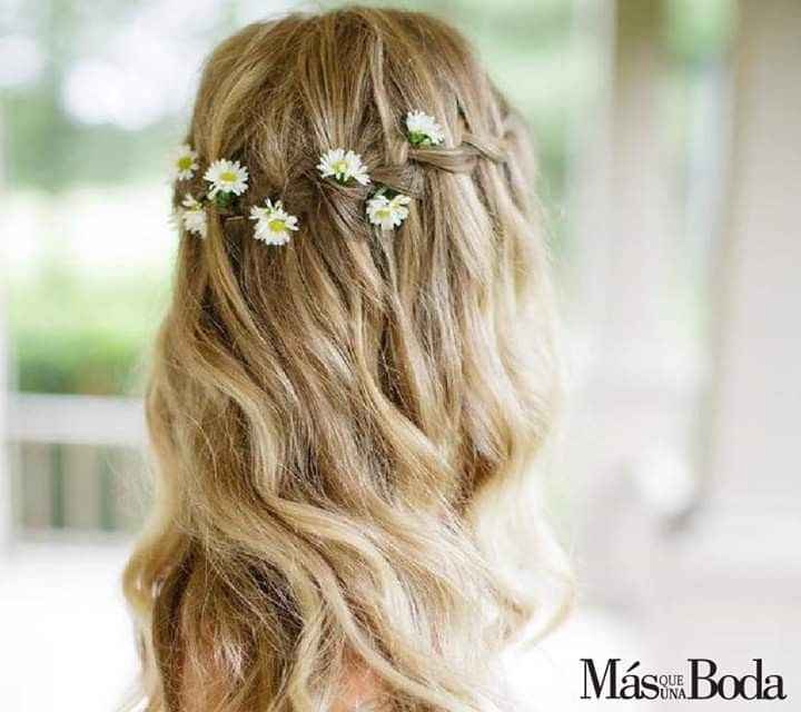 Peinados con accesorios florales 🌼🌹🌻 2