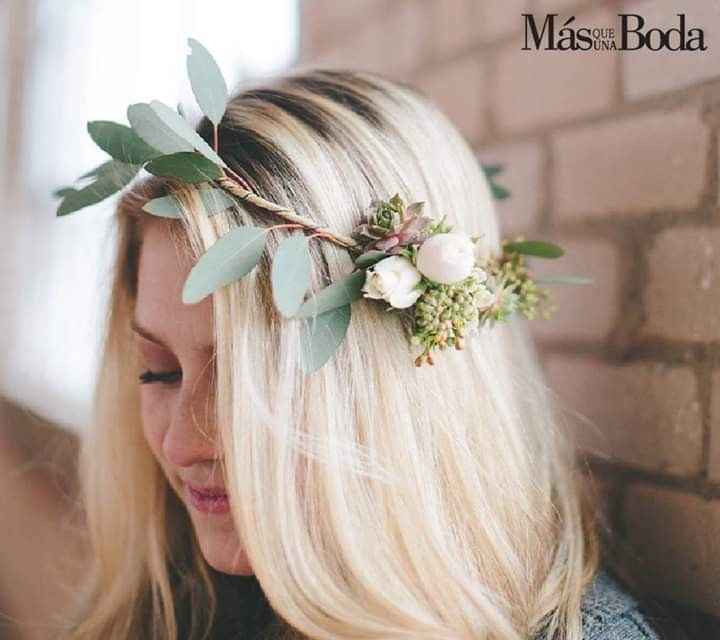 Peinados con accesorios florales 🌼🌹🌻 15