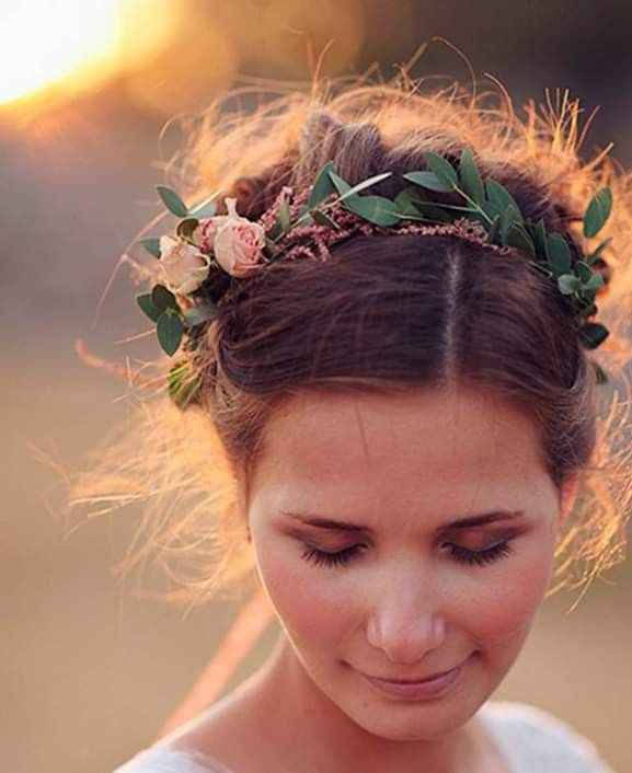 Peinados con accesorios florales 🌼🌹🌻 19