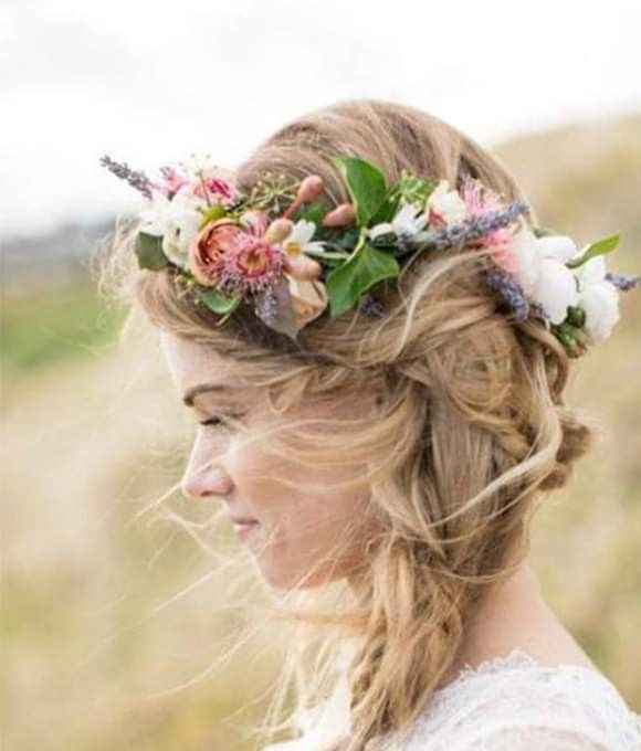 Peinados con accesorios florales 🌼🌹🌻 20