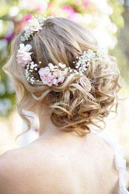 Peinados con accesorios florales 🌼🌹🌻 26