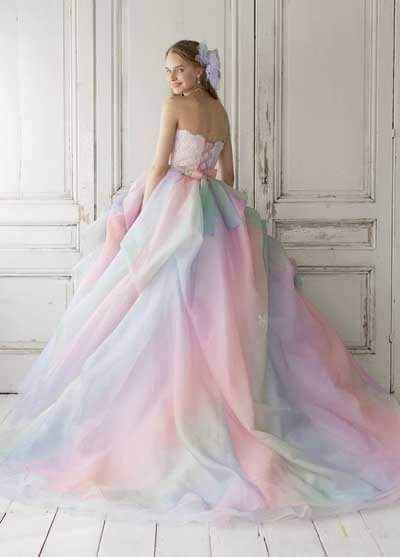 Vestidos con colores muy alegres 9