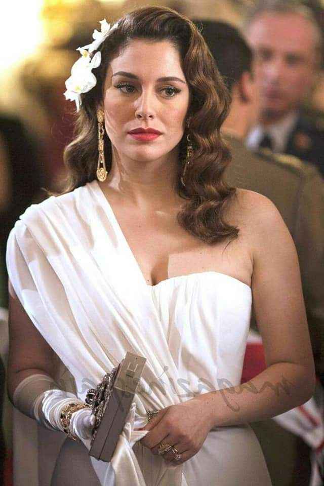 Acompaña tu peinado con un tocado vintage 7